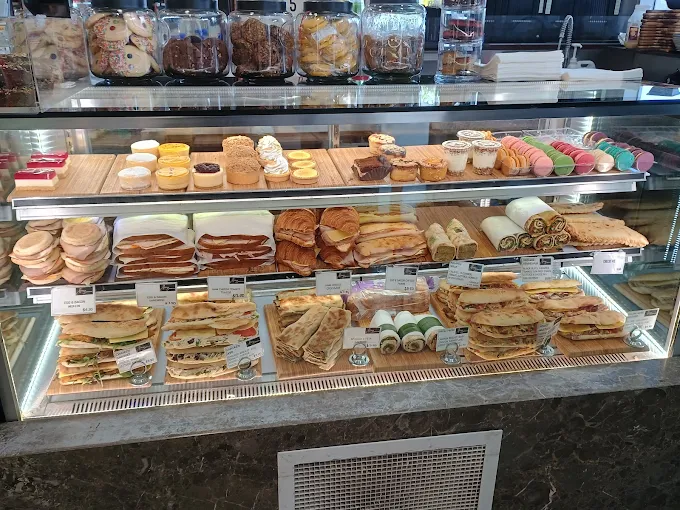 Fresh food from the cabinet